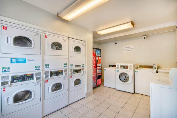 Foto van 1 tweepersoonsbed (queensize) | Rookvrij - Vakantiehuis in Austin - Facilities