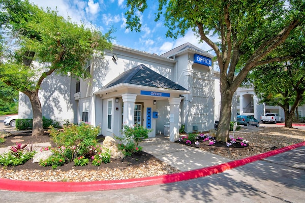 Foto van 1 tweepersoonsbed (queensize) | Rookvrij - Vakantiehuis in Austin - ExteriorSummer