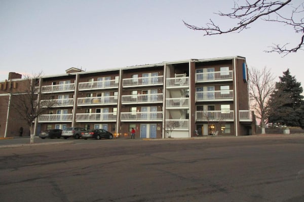 Foto van 1 kingsize bed | Rookvrij, keuken - Vakantiehuis in Colorado Springs - Outdoor