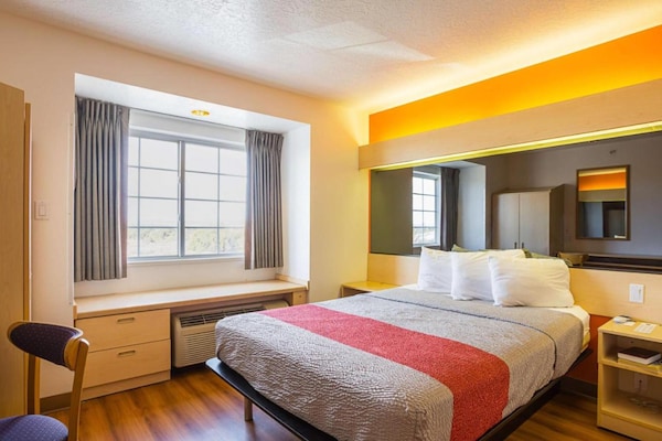 Foto van 1 tweepersoonsbed (Queensize) | Rolstoeltoegankelijk bad (Nsmk) - BedRoom