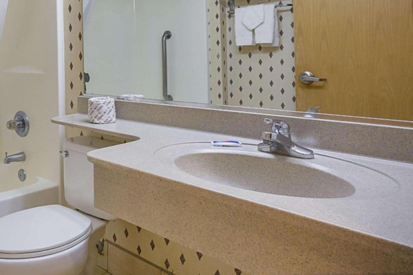 Foto van 1 tweepersoonsbed (queensize) | Suite, rookvrij - Vakantiehuis in Bernalillo - BathRoom