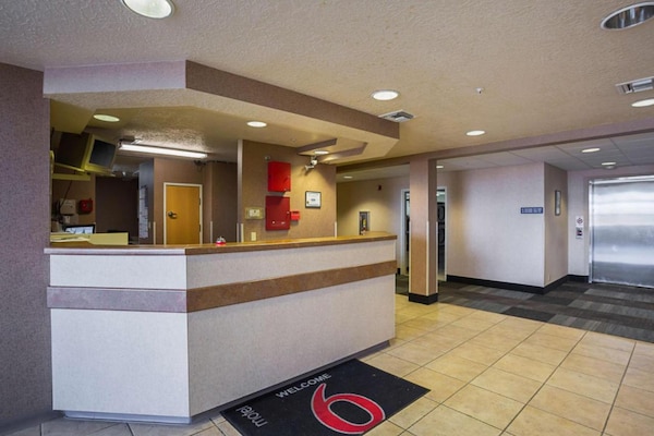 Foto van 1 tweepersoonsbed (queensize) | Suite, rookvrij - Vakantiehuis in Bernalillo - HallReception