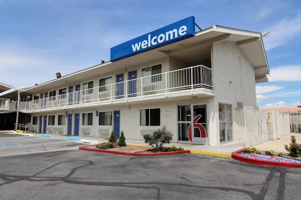 Foto van 1 tweepersoonsbed | Magnetron, rookvrij - Vakantiehuis in Albuquerque - ExteriorSummer