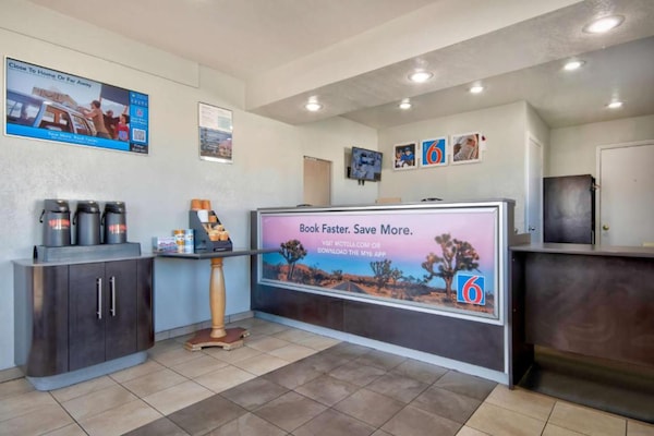 Foto van 1 kingsize bed | Micfridge - Vakantiehuis in Albuquerque NM - HallReception