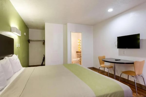 Foto van 1 kingsize bed | Rookvrij - Vakantiehuis in Albuquerque NM - BedRoom