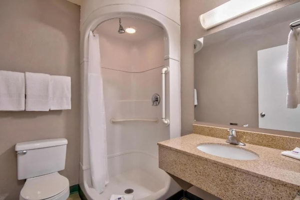 Foto van 1 tweepersoonsbed (queensize) | Roken toegestaan - Vakantiehuis in Santa Fe - BathRoom