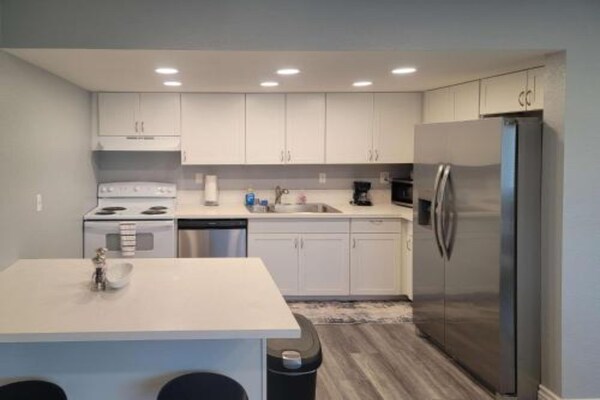 Foto van 1 tweepersoonsbed (queensize) | Premium minikoelkast - Kitchen