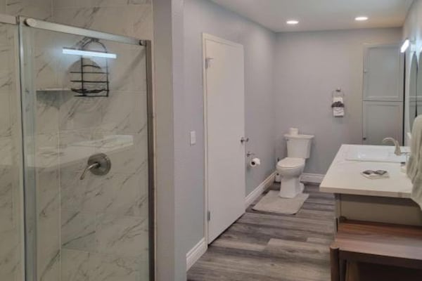 Foto van 1 tweepersoonsbed (queensize) | Premium minikoelkast - BathRoom