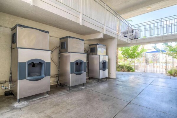 Foto van 1 tweepersoonsbed | Douche conform ADA/RI-normen - Vakantiehuis in Las Vegas - Facilities