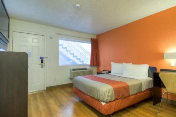 Foto van 1 tweepersoonsbed | Douche conform ADA/RI-normen - Vakantiehuis in Las Vegas - BedRoom
