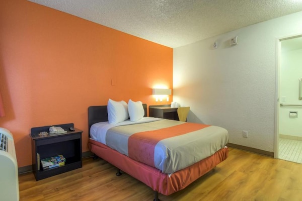 Foto van 1 tweepersoonsbed | Douche conform ADA/RI-normen - Vakantiehuis in Las Vegas - BedRoom