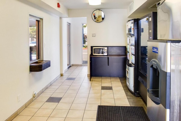 Foto van 1 tweepersoonsbed | Douche conform ADA/RI-normen - Vakantiehuis in Bakersfield - Facilities
