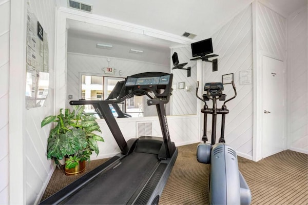 Foto van 1 tweepersoonsbed (queensize) | Rookvrij - Vakantiehuis in Lodi - gym