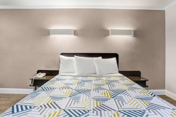 Foto van 1 tweepersoonsbed (queensize) | Rookvrij - Vakantiehuis in Lodi - BedRoom