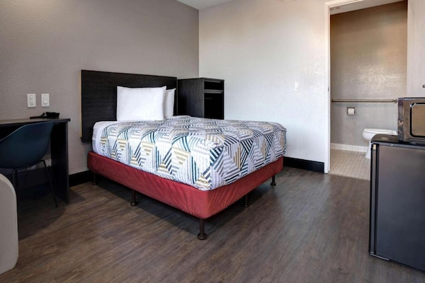 Foto van 1 tweepersoonsbed (queensize) | Rolstoeltoegankelijke - BedRoom