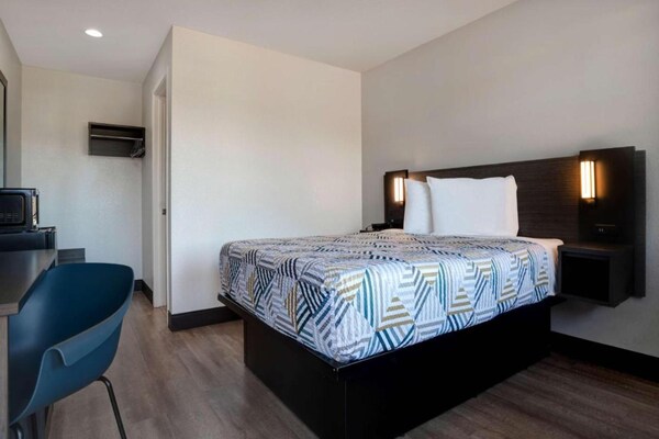 Foto van 1 tweepersoonsbed (queensize) | Rolstoeltoegankelijke - BedRoom