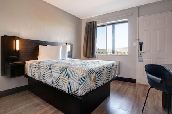 Foto van 1 tweepersoonsbed (queensize) | Rolstoeltoegankelijke - BedRoom