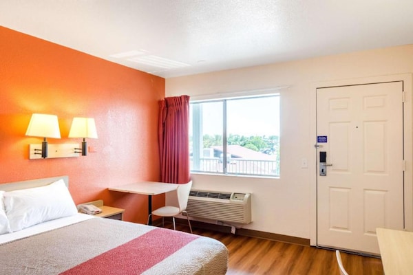 Foto van 1 tweepersoonsbed | Rolstoeltoegankelijke - Vakantiehuis in Redding CA - BedRoom