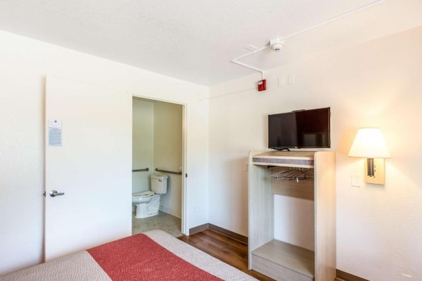 Foto van 1 tweepersoonsbed | Rolstoeltoegankelijke - Vakantiehuis in Redding CA - BedRoom