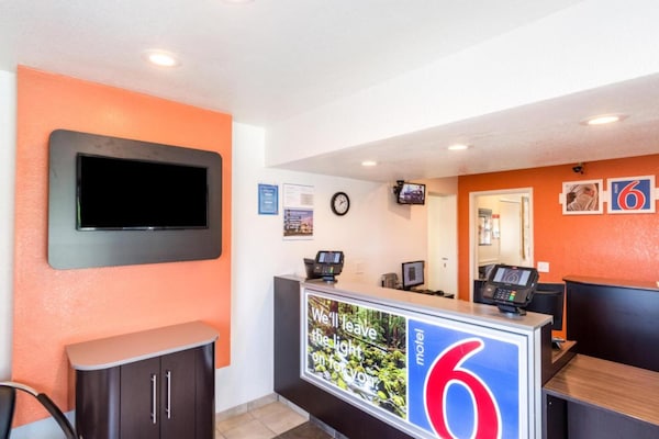 Foto van 1 tweepersoonsbed (Queensize) - Vakantiehuis in Redding CA - HallReception