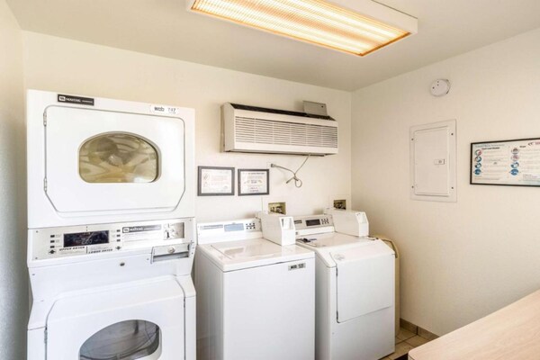 Foto van 1 tweepersoonsbed (Queensize) - Vakantiehuis in Redding CA - Facilities