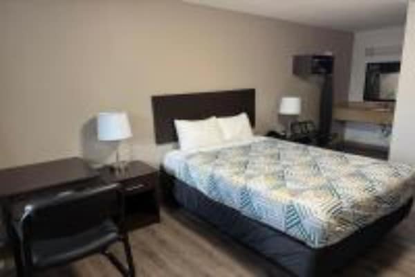Foto van 1 tweepersoonsbed (queensize) | Niet-roken, koelkast (Micfridge) - BedRoom