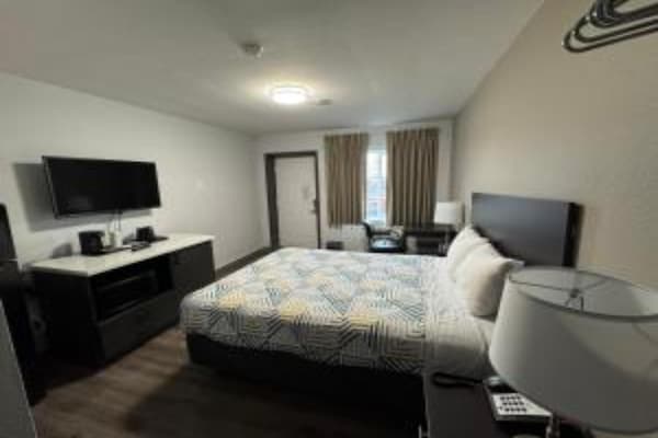 Foto van 1 tweepersoonsbed (queensize) | Niet-roken, koelkast (Micfridge) - BedRoom